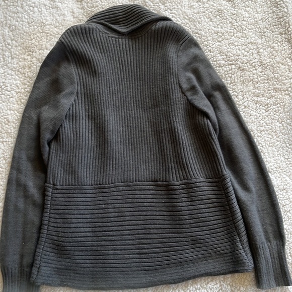 H&M Medium Dark Gray Ribbed Cardigan Sweater - Picture 5 of 5